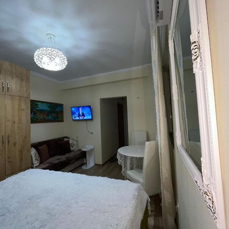 Evis House Apartamento Tirana Exterior foto