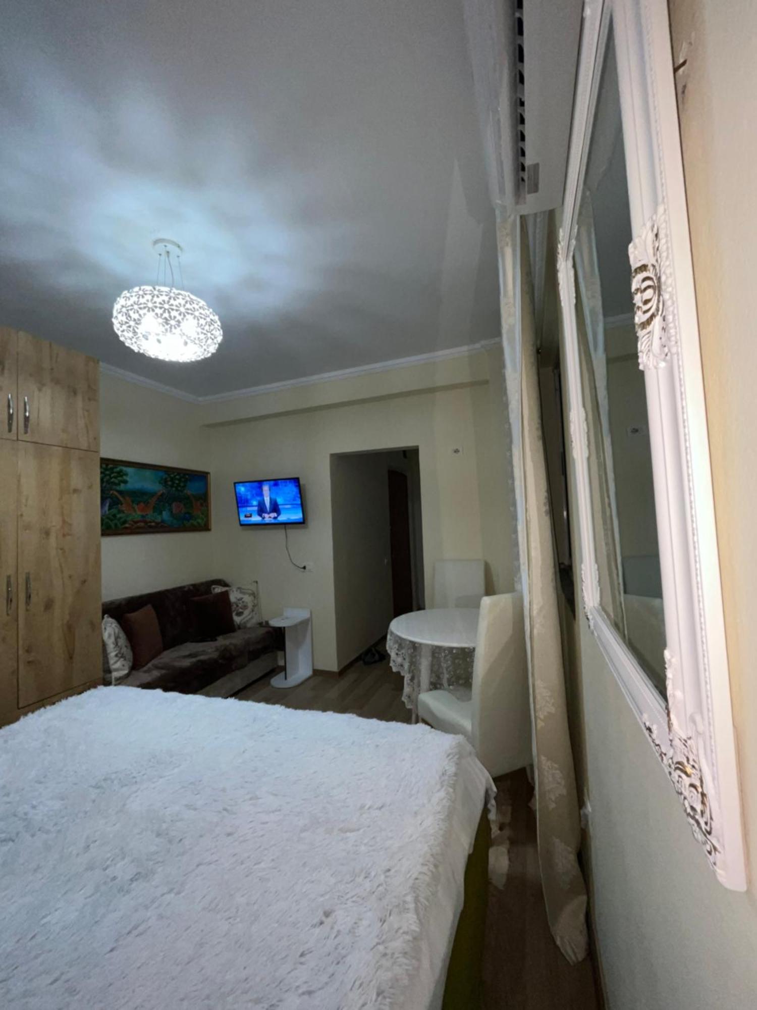 Evis House Apartamento Tirana Exterior foto